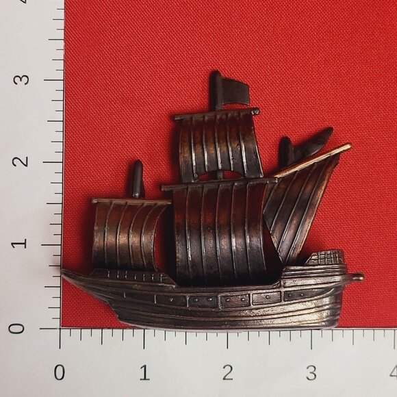 Vintage Antique Finish Die Cast Metal Sailing Ship Pencil Sharpener - Picture 9 of 15